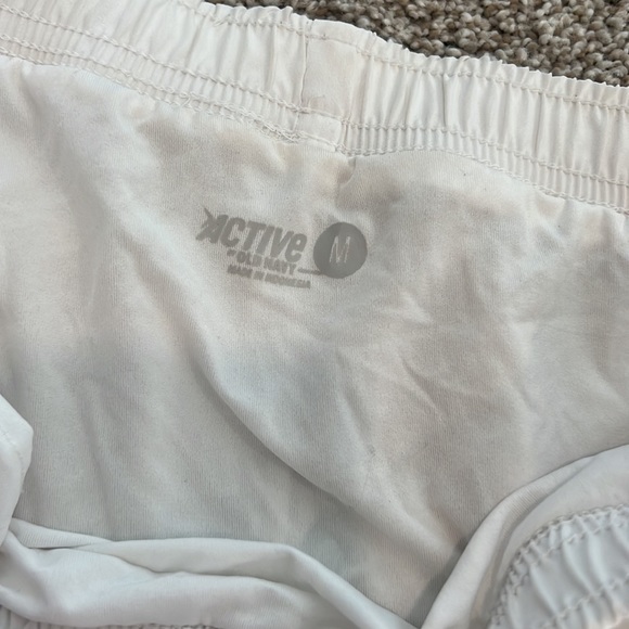‼️MAJOR SALE‼️ Old Navy Active Shorts - Picture 4 of 5